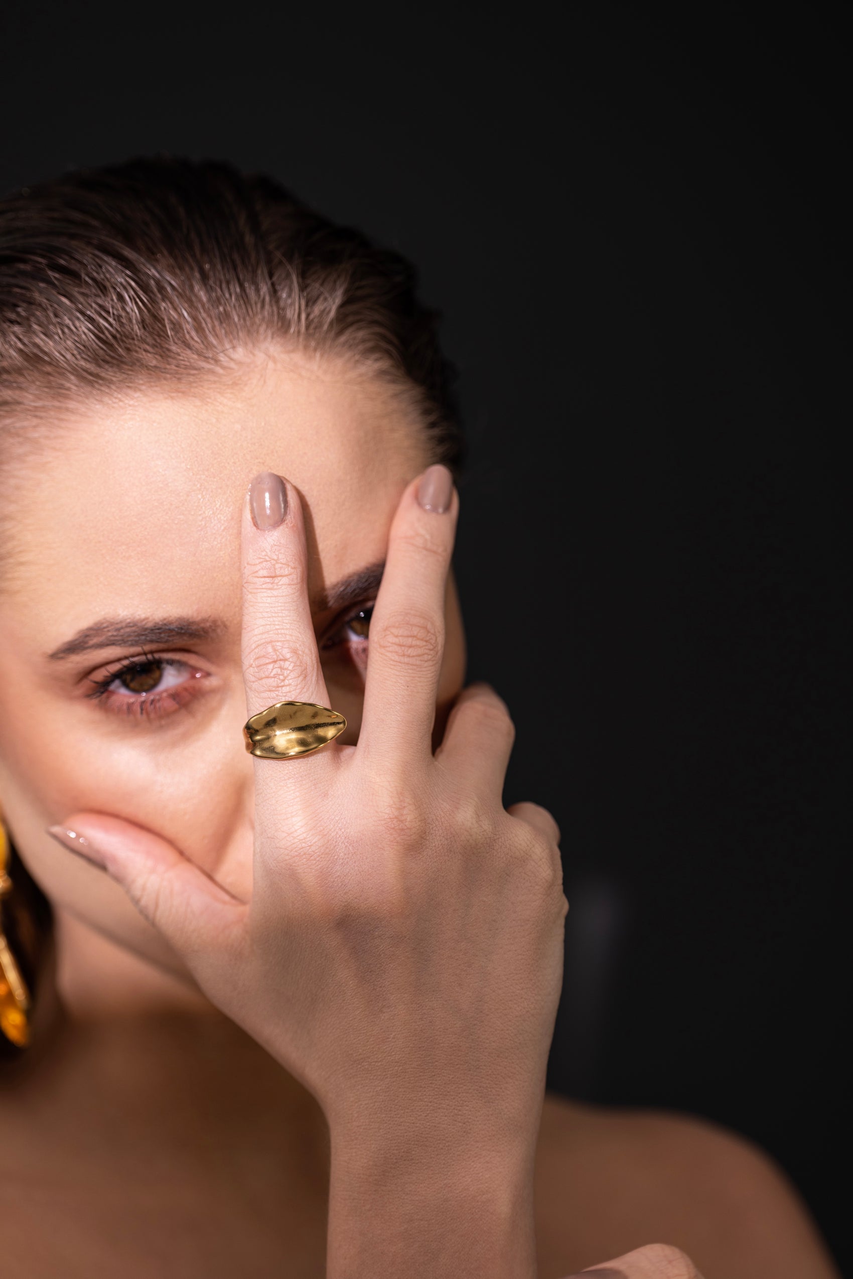 The Fluid Form Ring – Hypoallergenic & Elegant