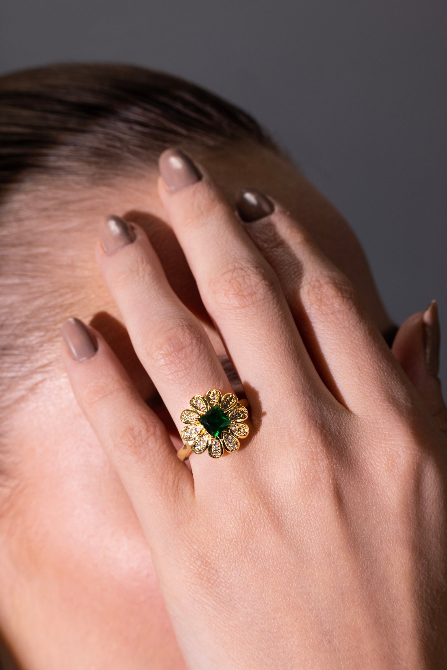 The Emerald Radiance Ring – Crafted for Lasting Luxe