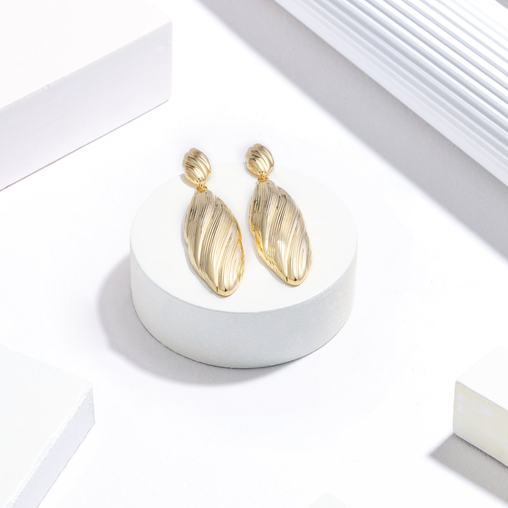 The Gilded Feather Drop Earrings – High-Gloss Luxe Finish