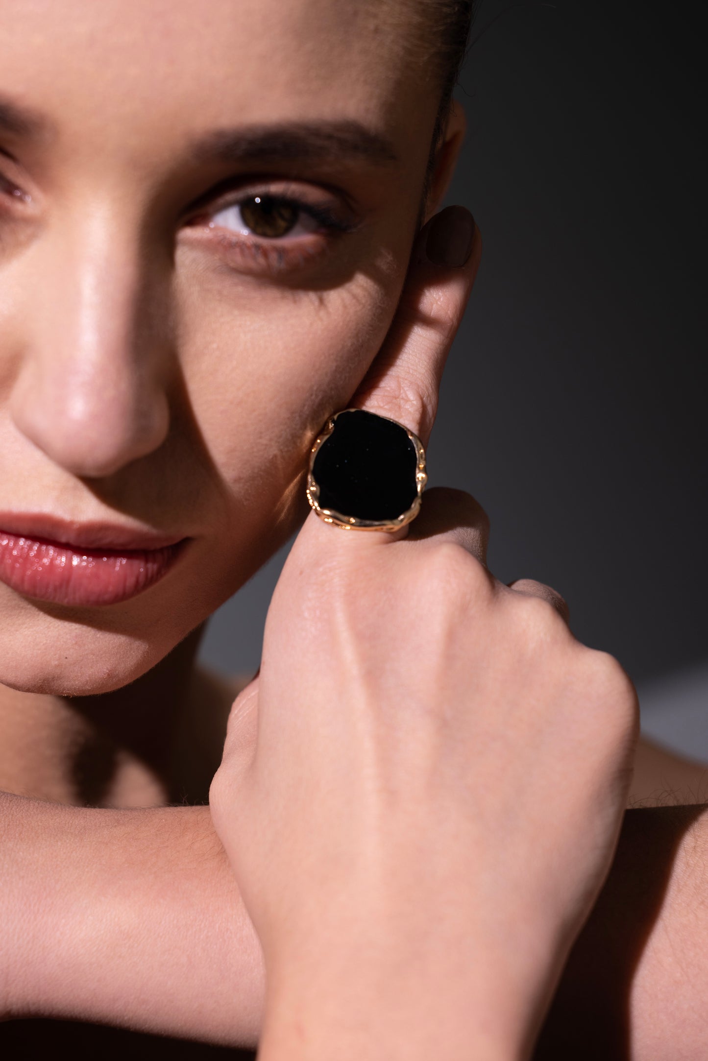 The Obsidian Edge Ring – Crafted for Lasting Luxe