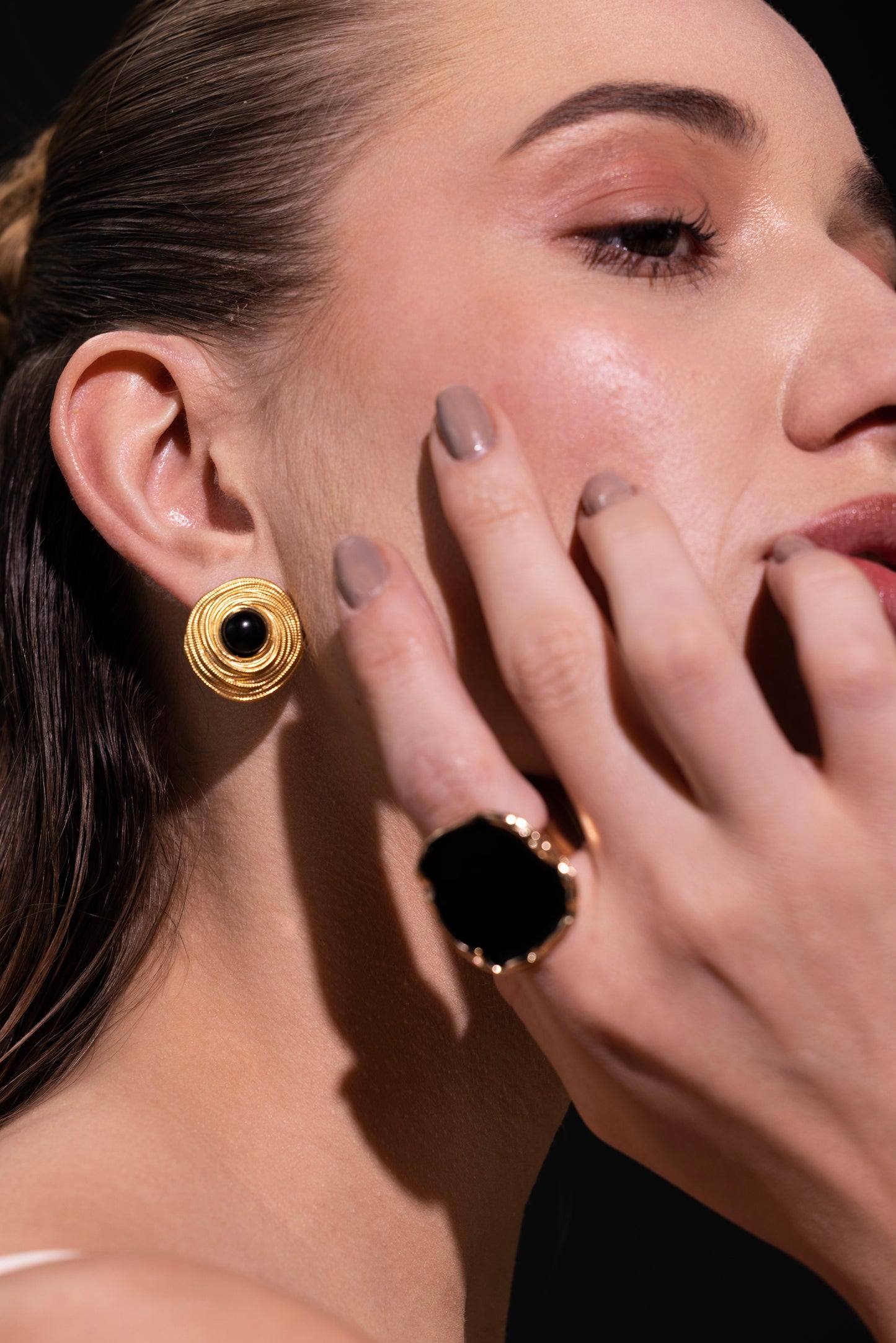 The Obsidian Edge Ring – Crafted for Lasting Luxe