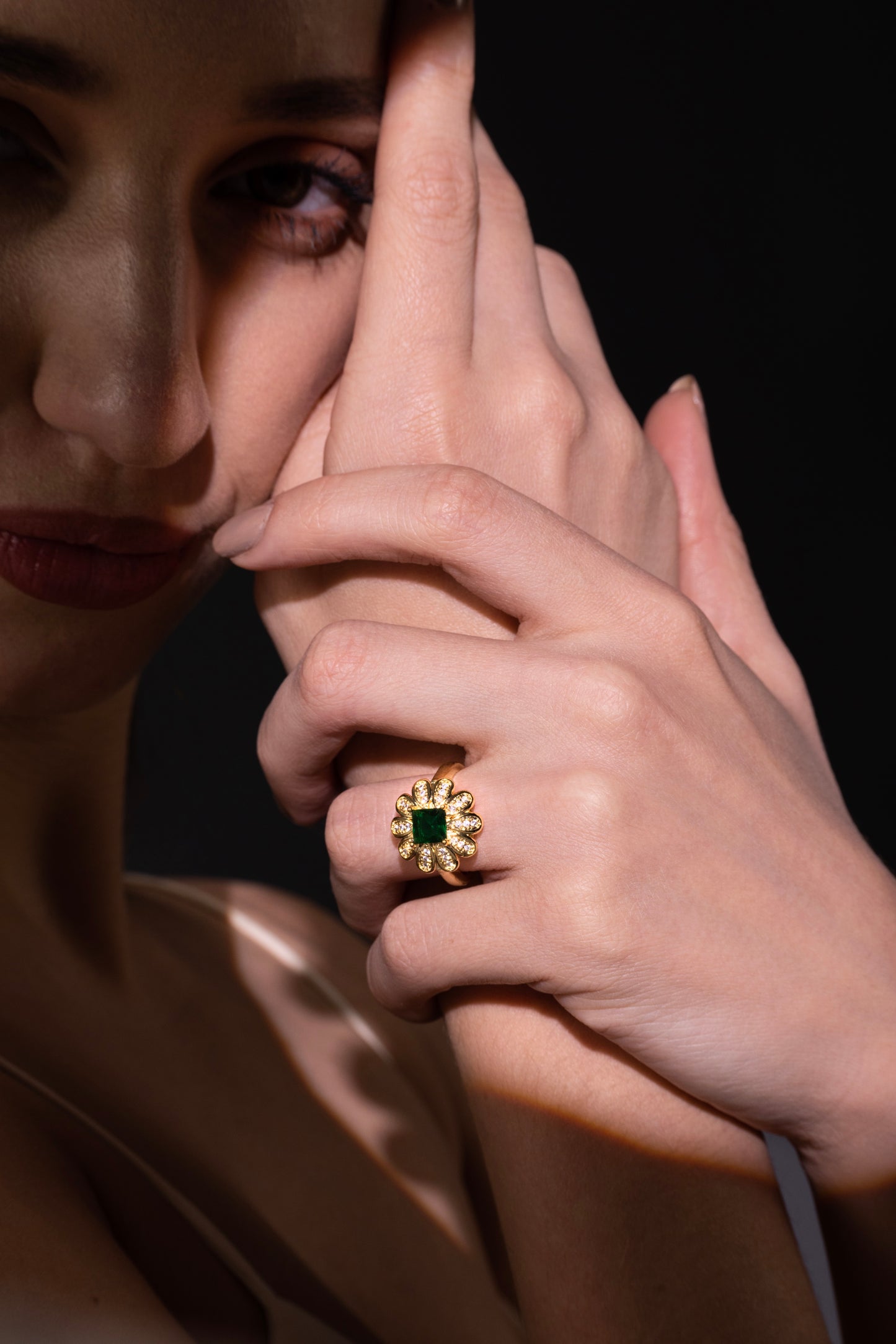The Emerald Radiance Ring – Crafted for Lasting Luxe