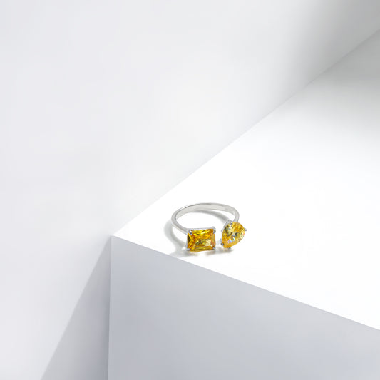 The Golden Sunbeam Ring – Crafted for Lasting Luxe