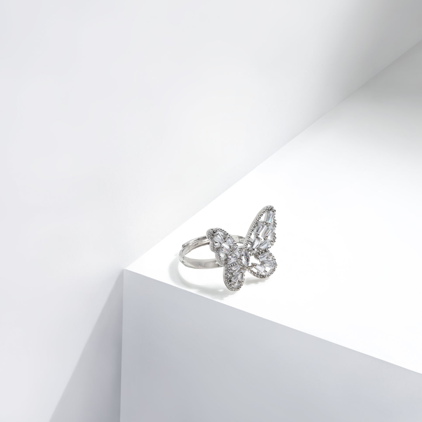 The Monarch’s Flight Ring – 18K Gold-Plated Shine