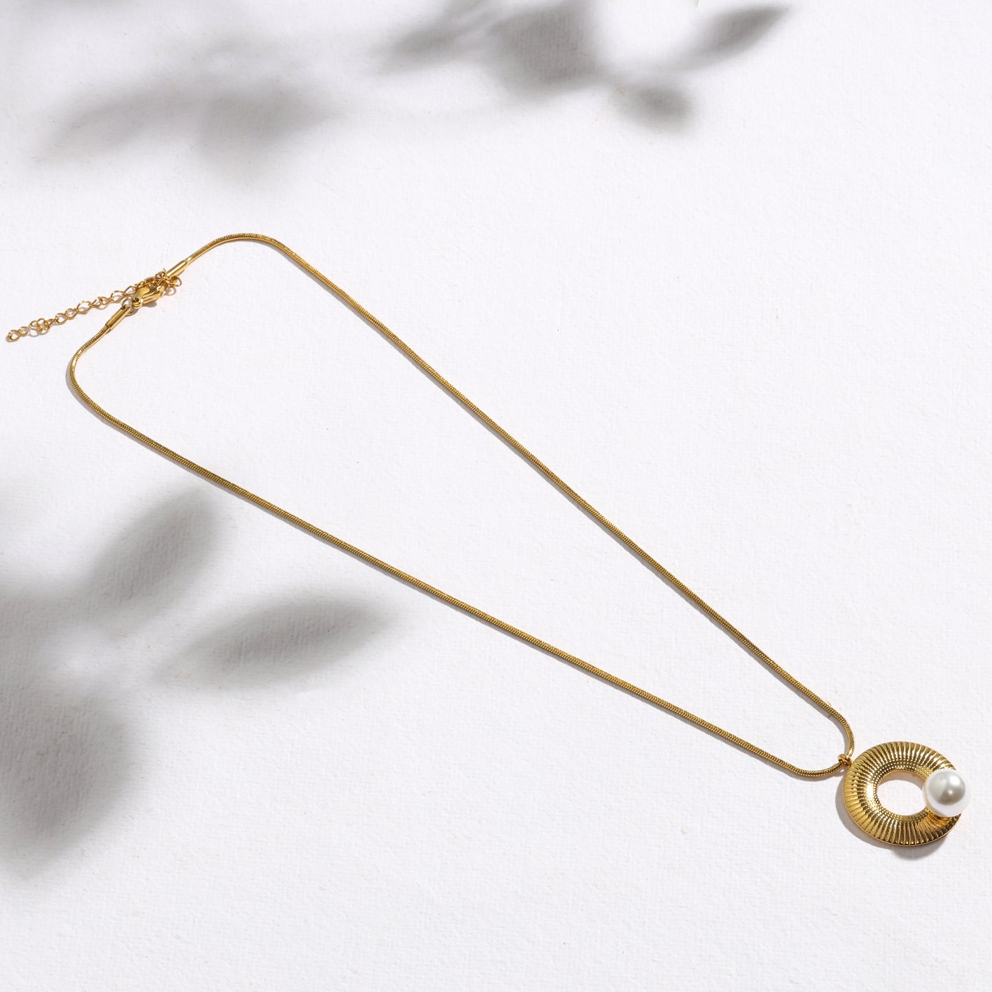 Solaris Pearl Pendant Necklace – 18K Gold-Plated Shine