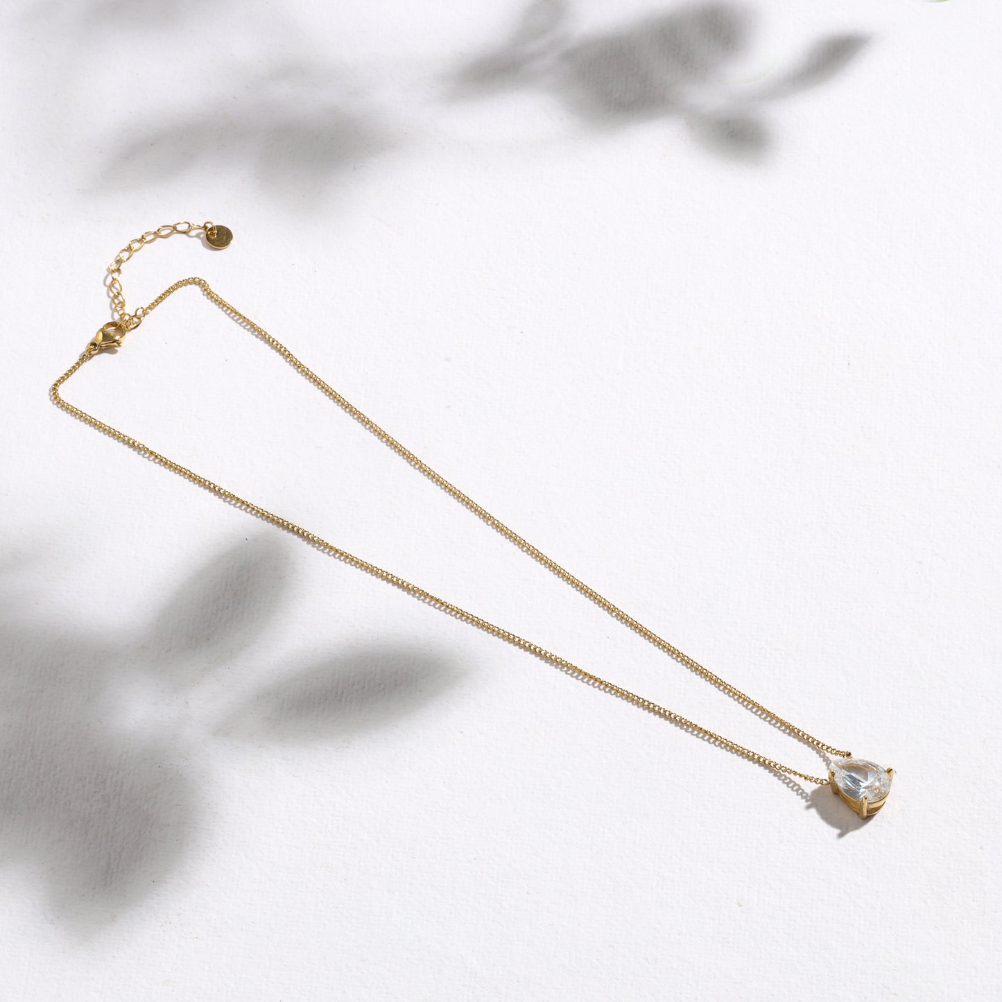 The Teardrop Solitaire Necklace – High-Gloss Luxe Finish