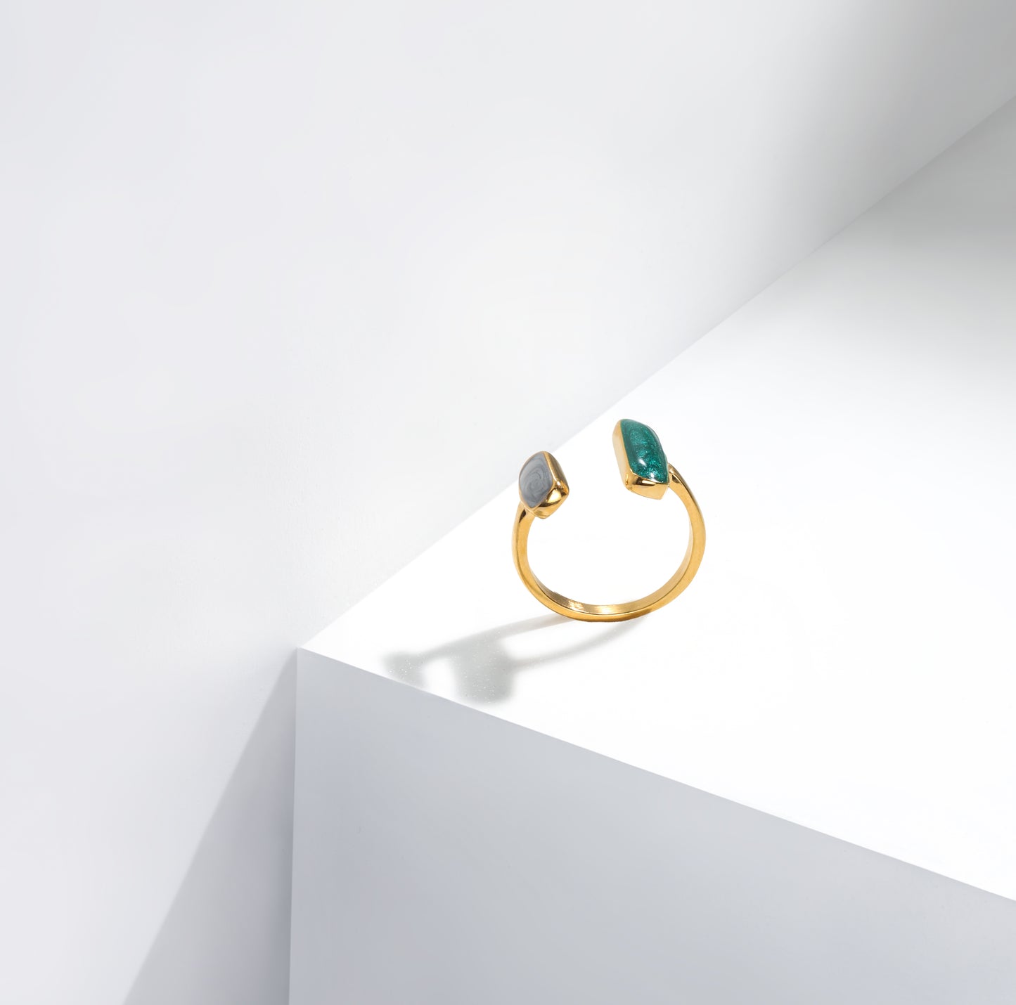 The Emerald Twilight Ring – Luxury Plating, Built to Last