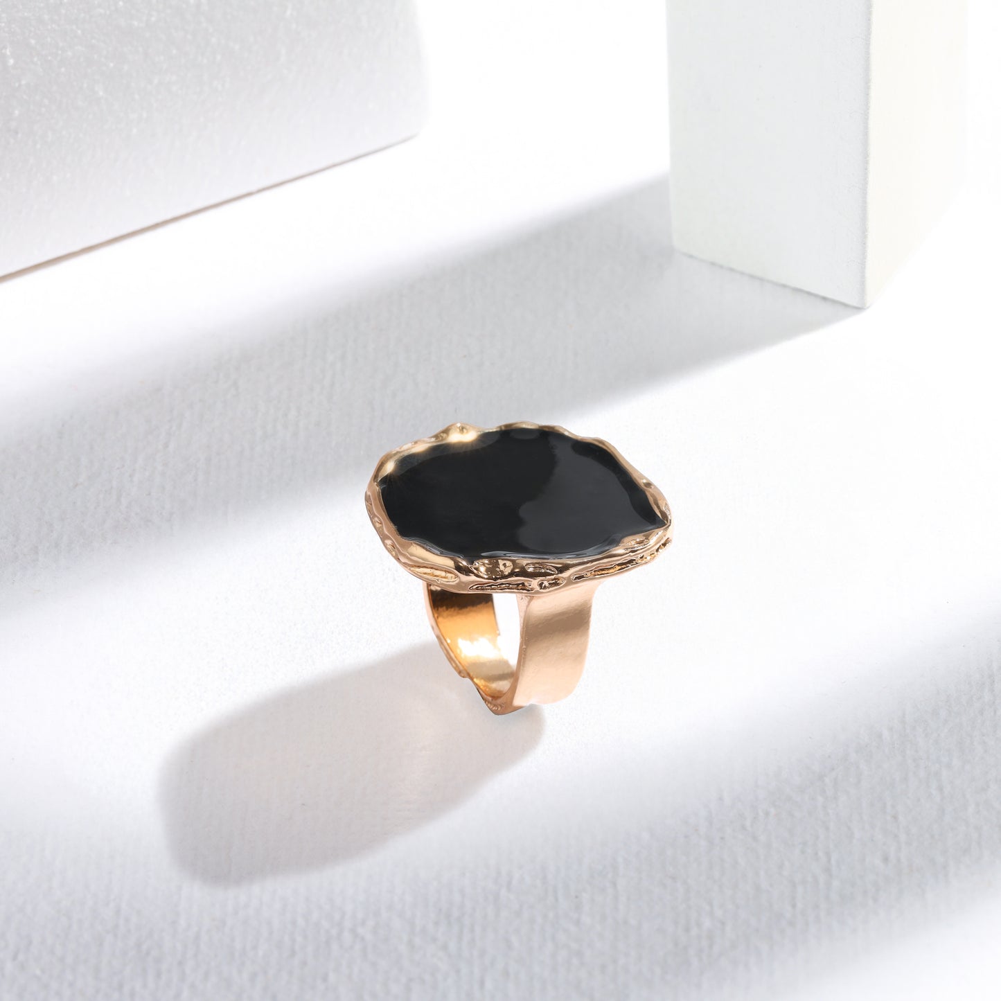 The Obsidian Edge Ring – Crafted for Lasting Luxe