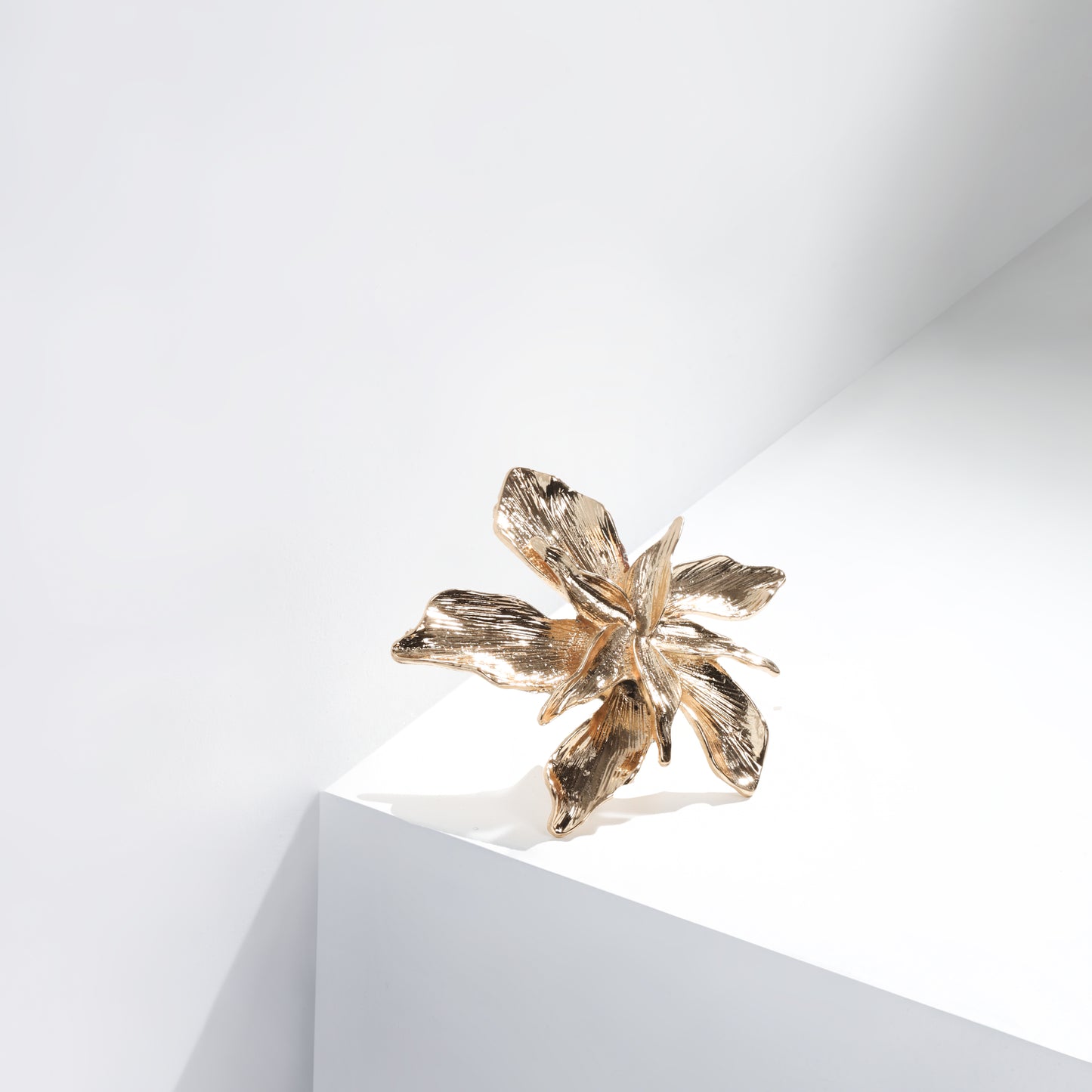 The Gilded Bloom Ring – Luxe-Grade Gold Plating