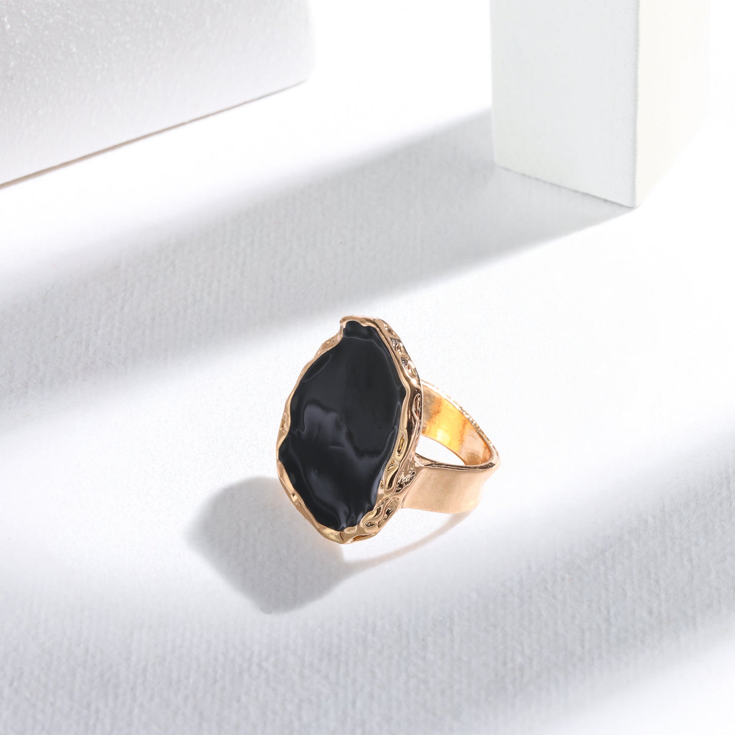 The Obsidian Edge Ring – Crafted for Lasting Luxe