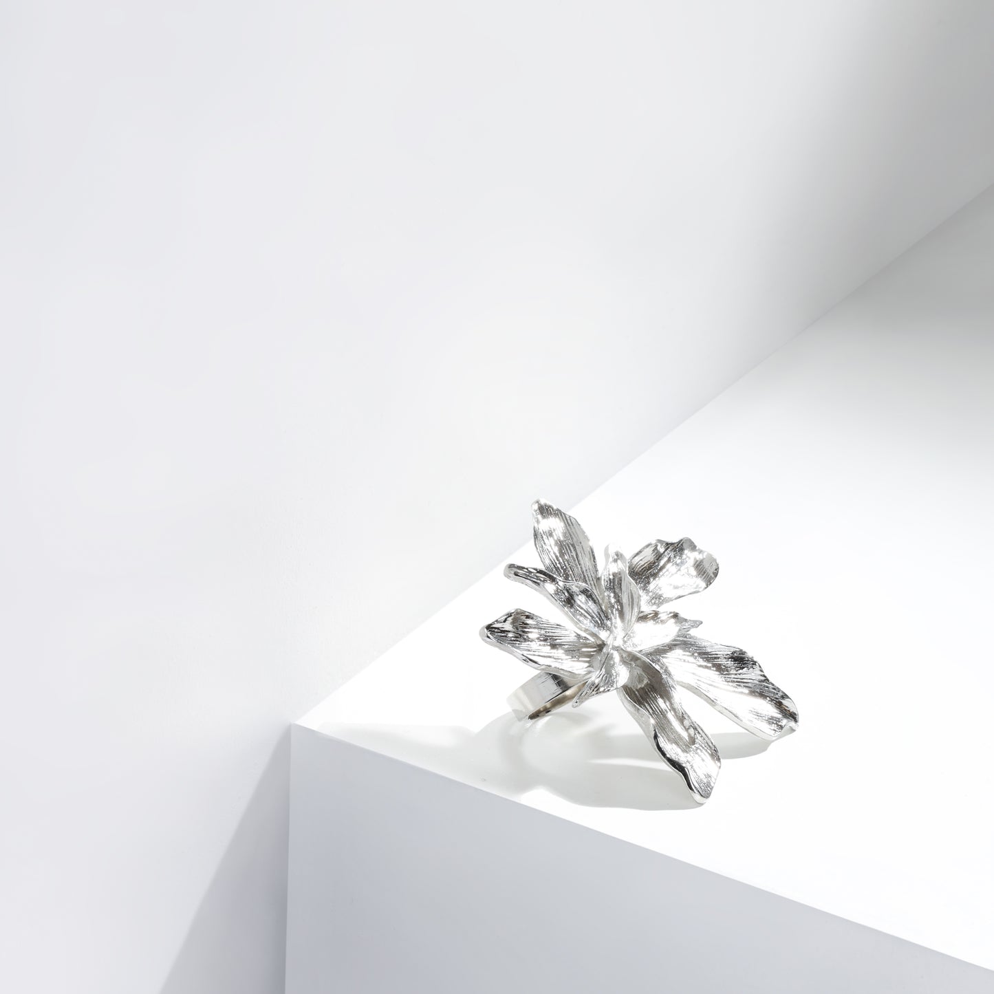 The Silver Blossom Ring – Premium Tarnish-Free Finish
