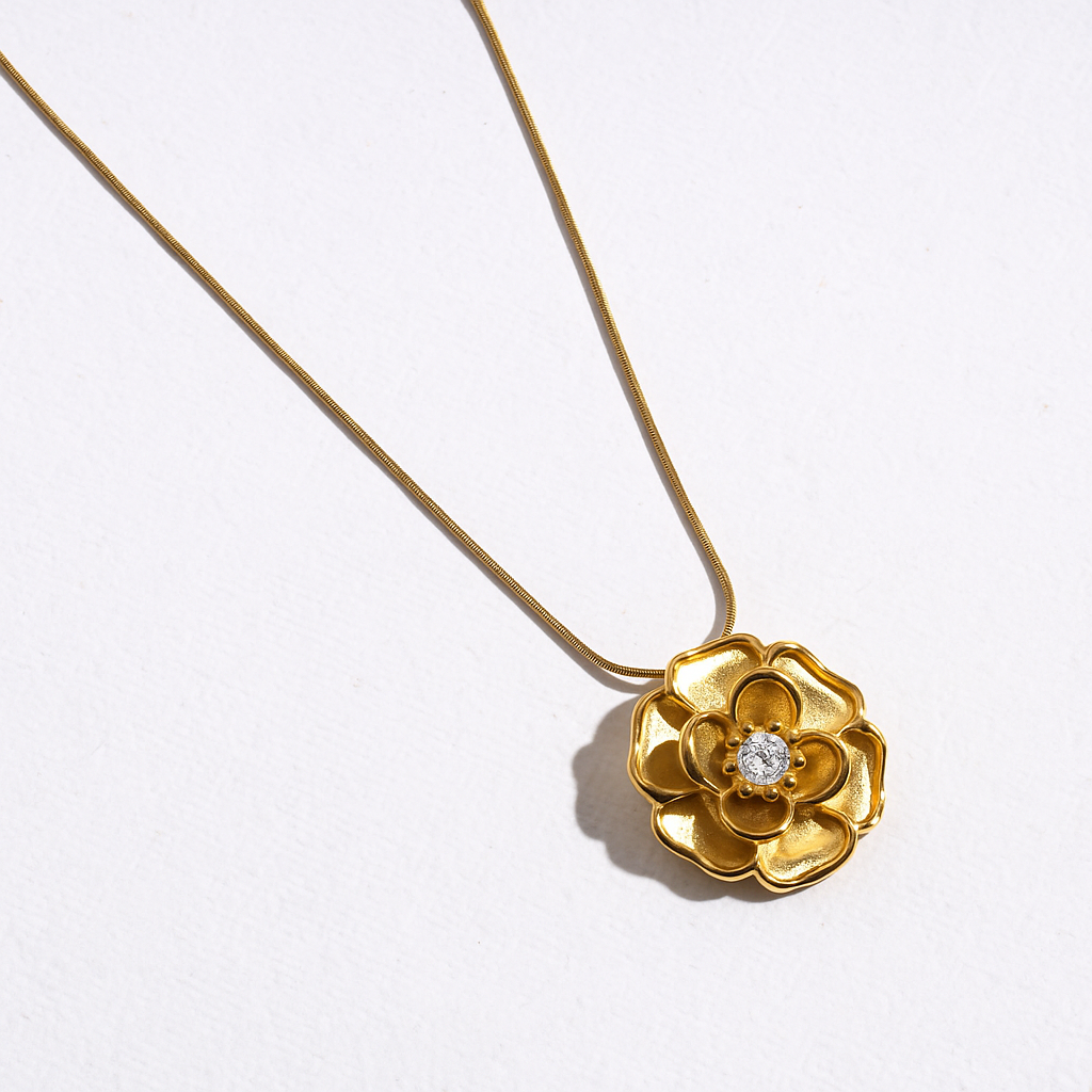 Fleur de Luxe Pendant Necklace – Premium Tarnish-Free Finish
